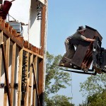 2009_0617_piano_wrestler